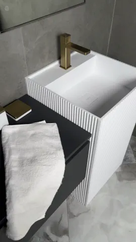 Раковина напольная рифленая с трех сторон ArmadiArt Cube Corian 480*480*850, белый матовый